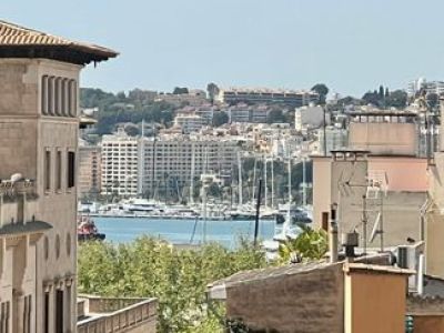 Piso en Palma con terraza en el casco antiguo.