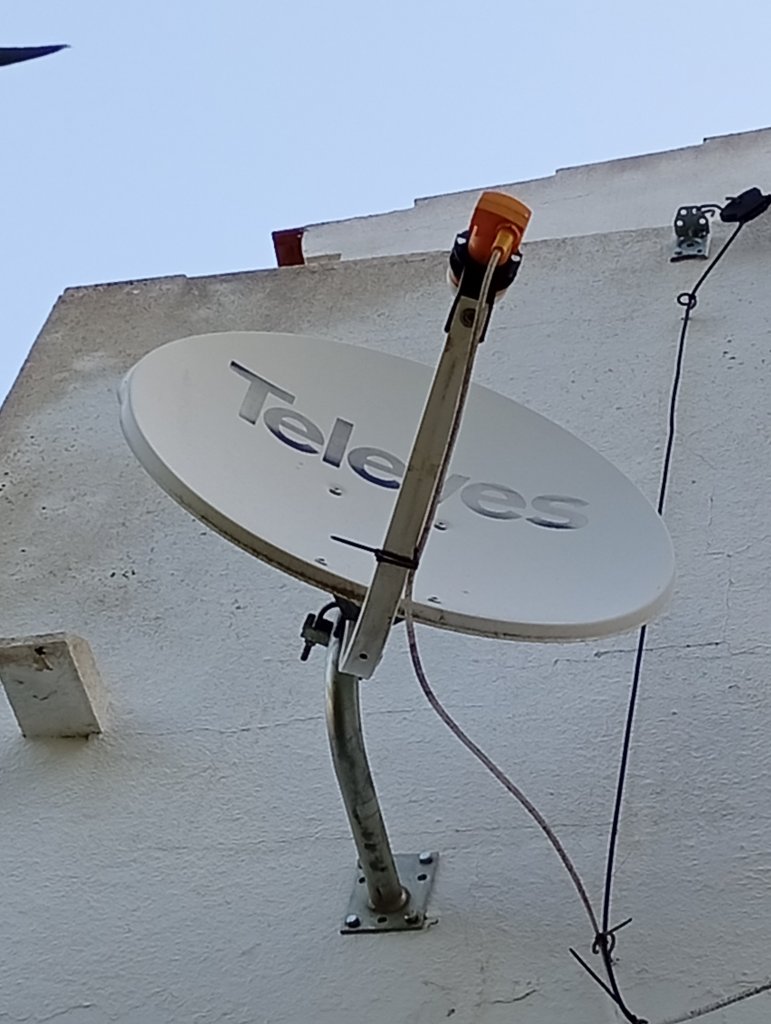 Antena parabólica