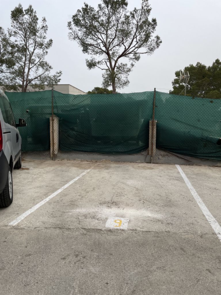 Parking space in Paguera near the boulevard for rent from April 15 to October 31