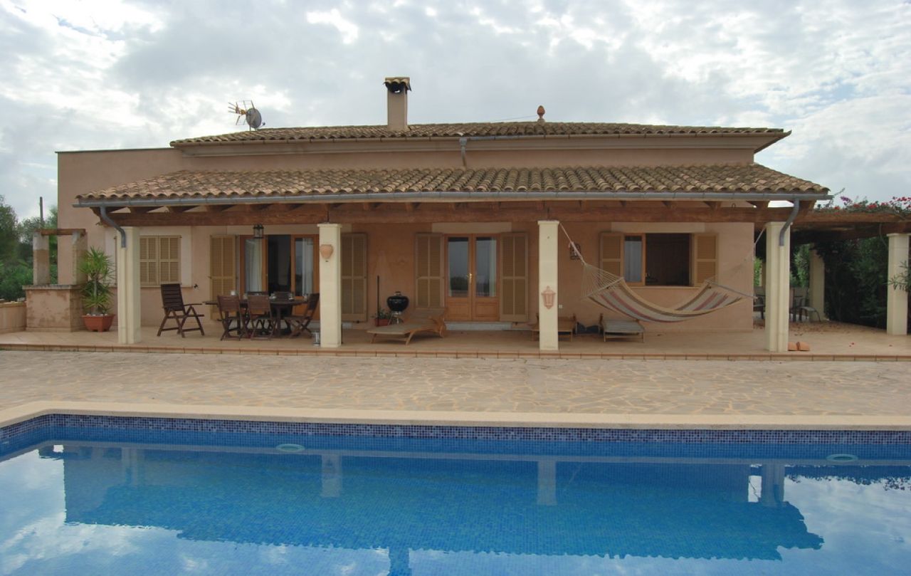 Parterrefinca mit AC; Pool und schönem Ausblick -- Santanyi- Campos -- F 152