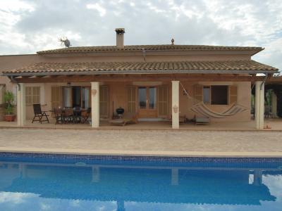 Parterrefinca mit AC; Pool und schönem Ausblick -- Santanyi- Campos -- F 152