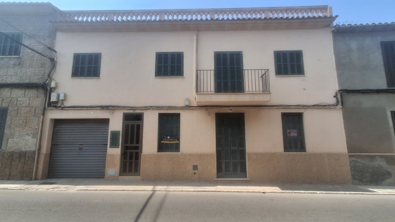 Local en planta baja en ubicación céntrica de S Horta --- L 40