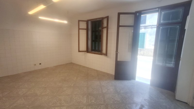 Local en planta baja en ubicación céntrica de S Horta --- L 40