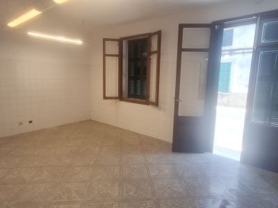 Local en planta baja en ubicación céntrica de S Horta --- L 40