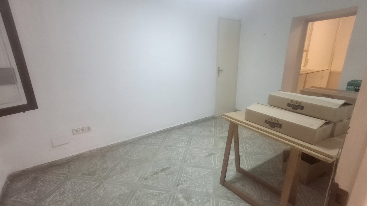 Local en planta baja en ubicación céntrica de S Horta --- L 40