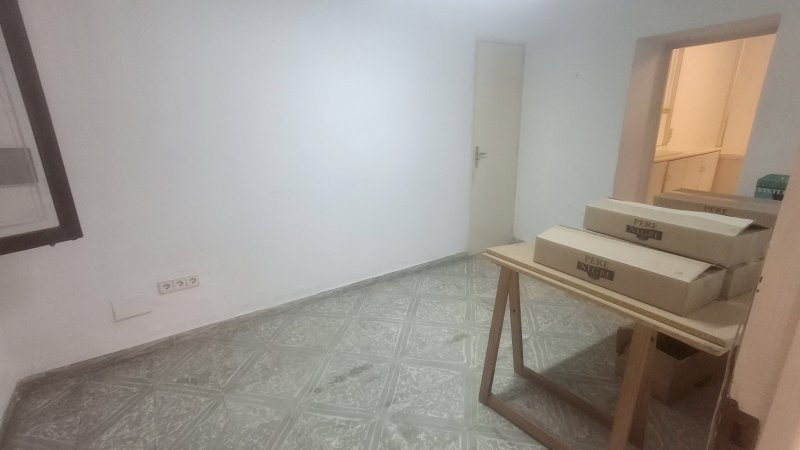 Local en planta baja en ubicación céntrica de S Horta --- L 40