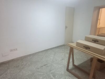 Local en planta baja en ubicación céntrica de S Horta --- L 40
