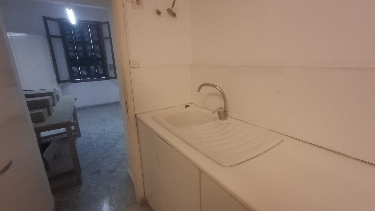 Local en planta baja en ubicación céntrica de S Horta --- L 40