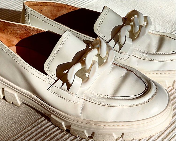 Paul Green Slipper aus Leder mit einer klobigen Kette, Gr. 38, sehr guter Zustand