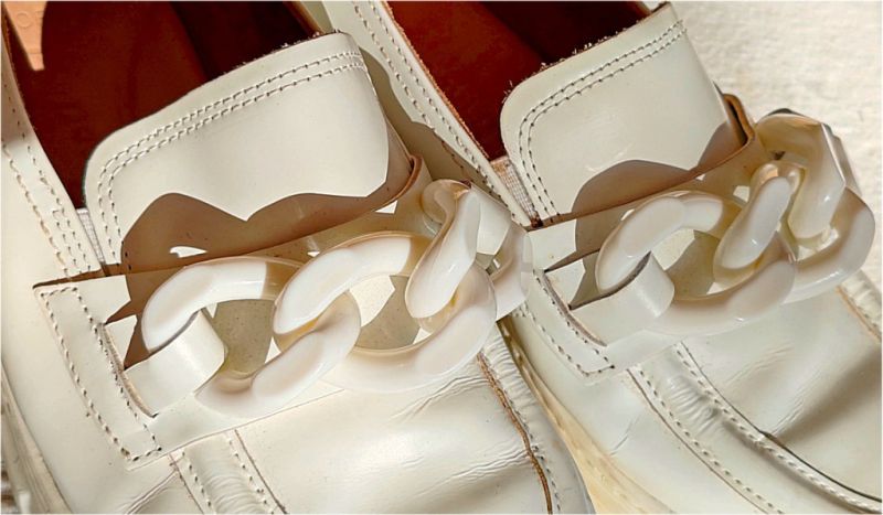 Paul Green Slipper aus Leder mit einer klobigen Kette, Gr. 38, sehr guter Zustand