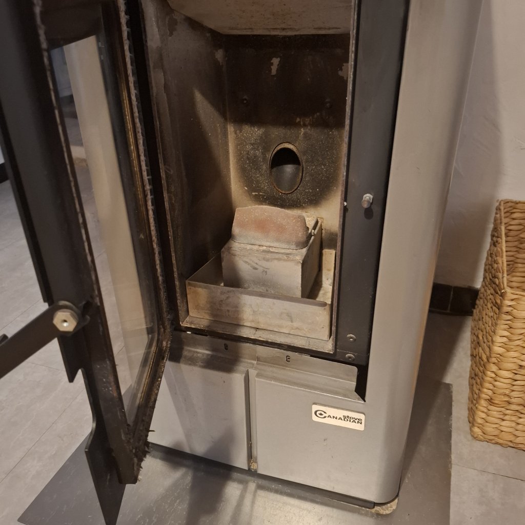 Pelletofen der Marke stove Canadian