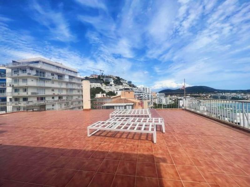 Penthouse in Santa Ponsa mit großer Terrasse und Blick über die ganze Bucht
