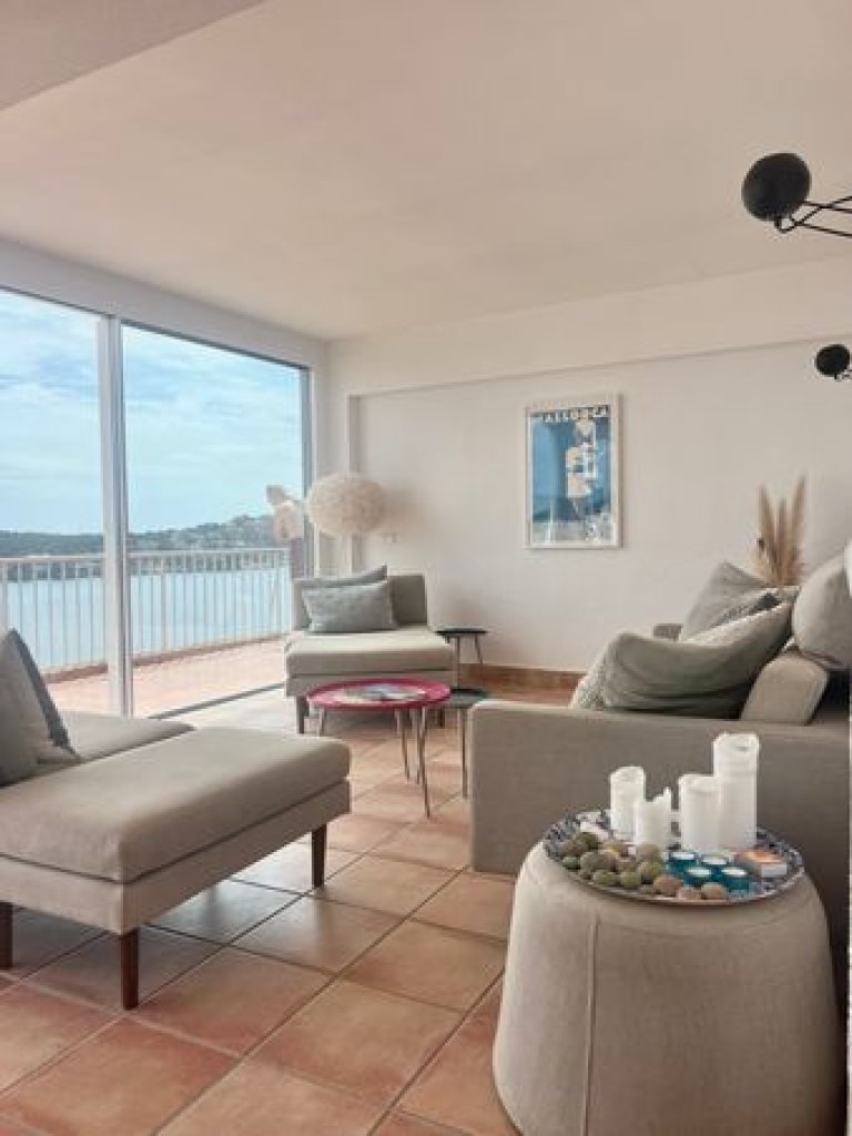 Ático en Santa Ponsa con amplia terraza y vistas a toda la bahía