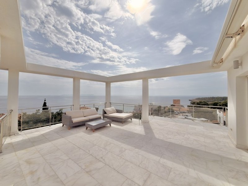 Penthouse mit drei Terrassen, traumhaftem Meerblick, Parkplatz und Gemeinschaftspool