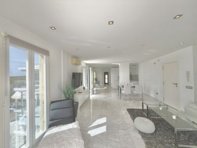 Penthouse mit drei Terrassen, traumhaftem Meerblick, Parkplatz und Gemeinschaftspool