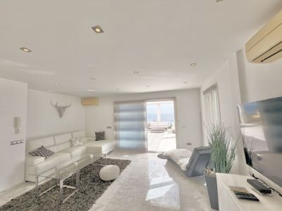 Penthouse mit drei Terrassen, traumhaftem Meerblick, Parkplatz und Gemeinschaftspool