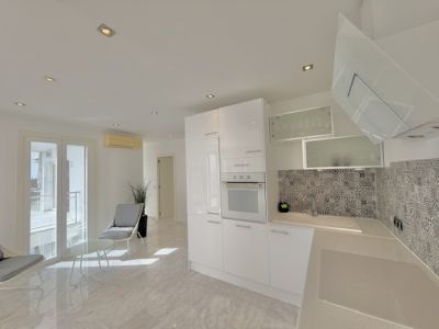 Penthouse mit drei Terrassen, traumhaftem Meerblick, Parkplatz und Gemeinschaftspool