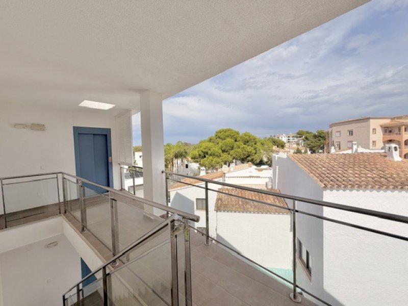 Penthouse mit drei Terrassen, traumhaftem Meerblick, Parkplatz und Gemeinschaftspool