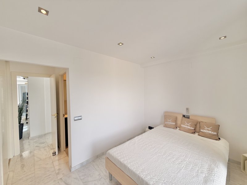 Penthouse mit drei Terrassen, traumhaftem Meerblick, Parkplatz und Gemeinschaftspool