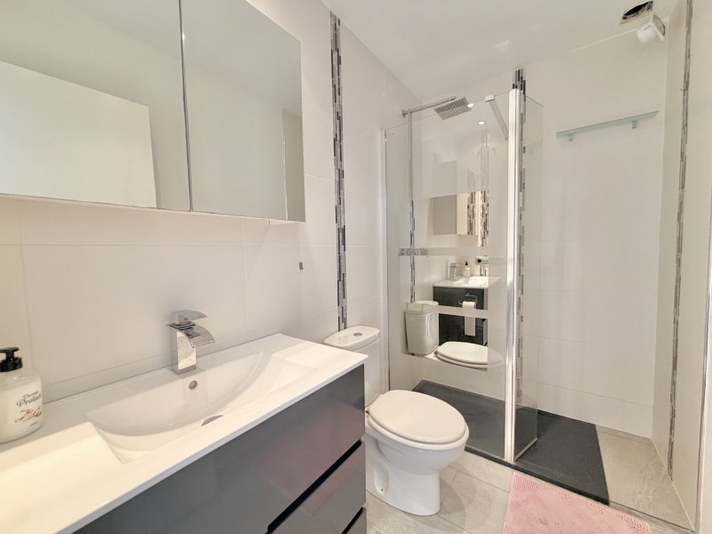 Penthouse mit drei Terrassen, traumhaftem Meerblick, Parkplatz und Gemeinschaftspool
