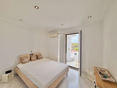 Penthouse mit drei Terrassen, traumhaftem Meerblick, Parkplatz und Gemeinschaftspool