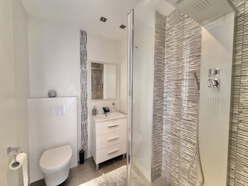 Penthouse mit drei Terrassen, traumhaftem Meerblick, Parkplatz und Gemeinschaftspool