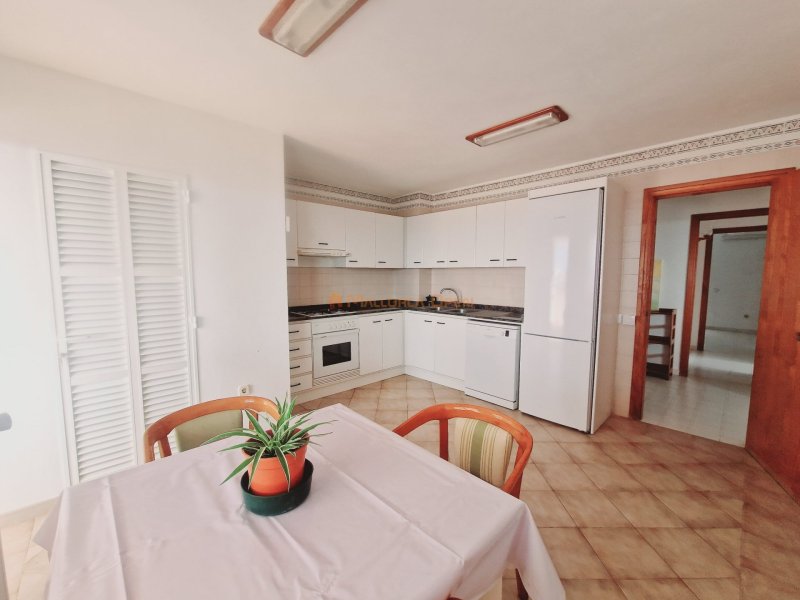 Penthouse zur Miete in Sa Coma, erste Meereslinie