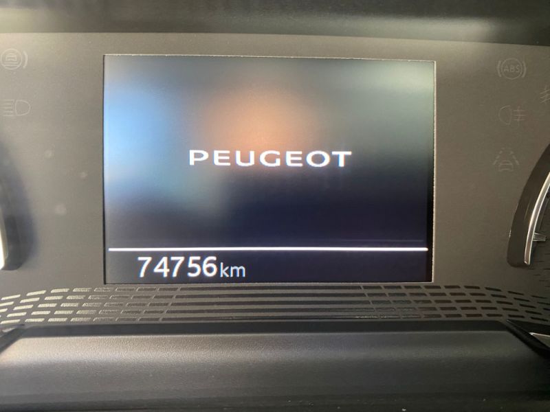 Peugeot 2008 Active 1.2 100CV 5-türig