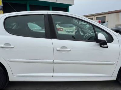 Peugeot 207 ACTIVE 1.4 HDI 70 FAP