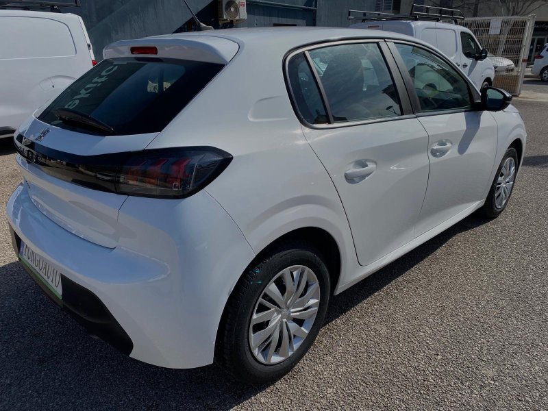 Peugeot 208 Like 1.2 PureTech 75CV 5-türig