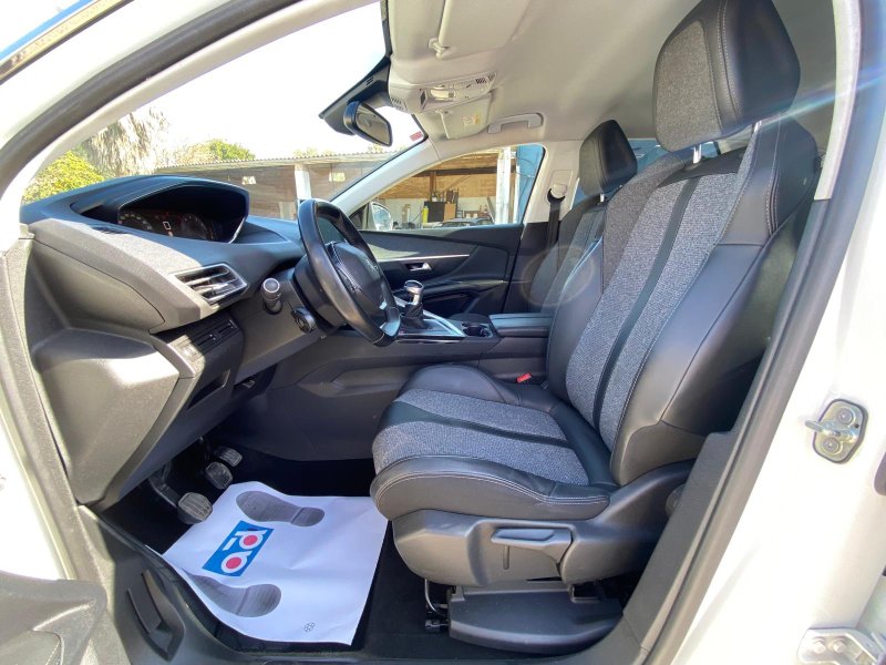 Peugeot 3008 Allure 130PS 5-türig