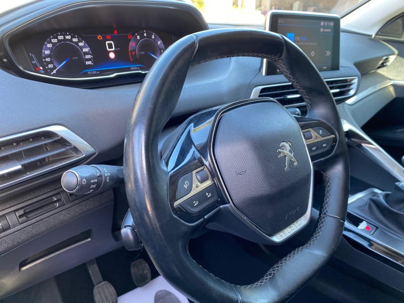 Peugeot 3008 Allure 130PS 5-türig