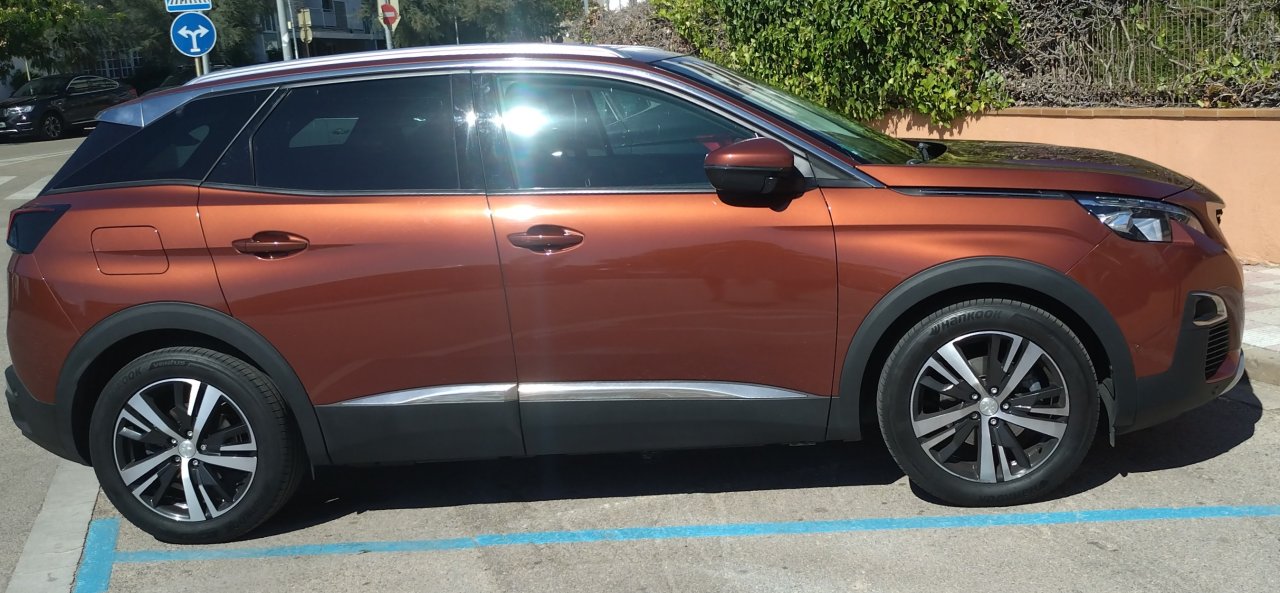Peugeot 3008 Allure PurTech SUV, 80.000 KM, neuwertig