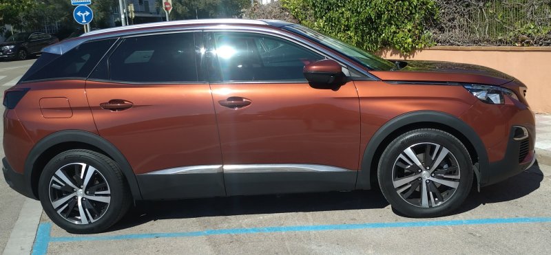 Peugeot 3008 Allure PurTech SUV, 80.000 KM, neuwertig