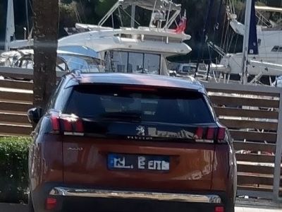 Peugeot 3008 Allure PurTech SUV, 80.000 KM, neuwertig