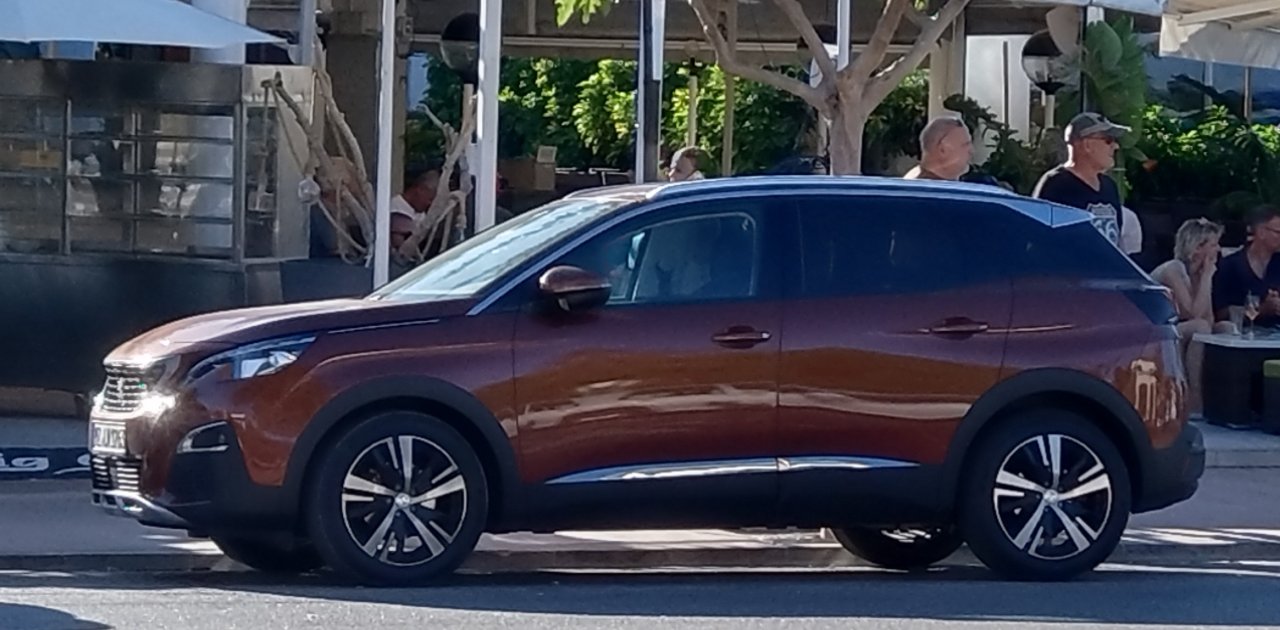 Peugeot 3008 Allure PurTech SUV, 80.000 KM, neuwertig