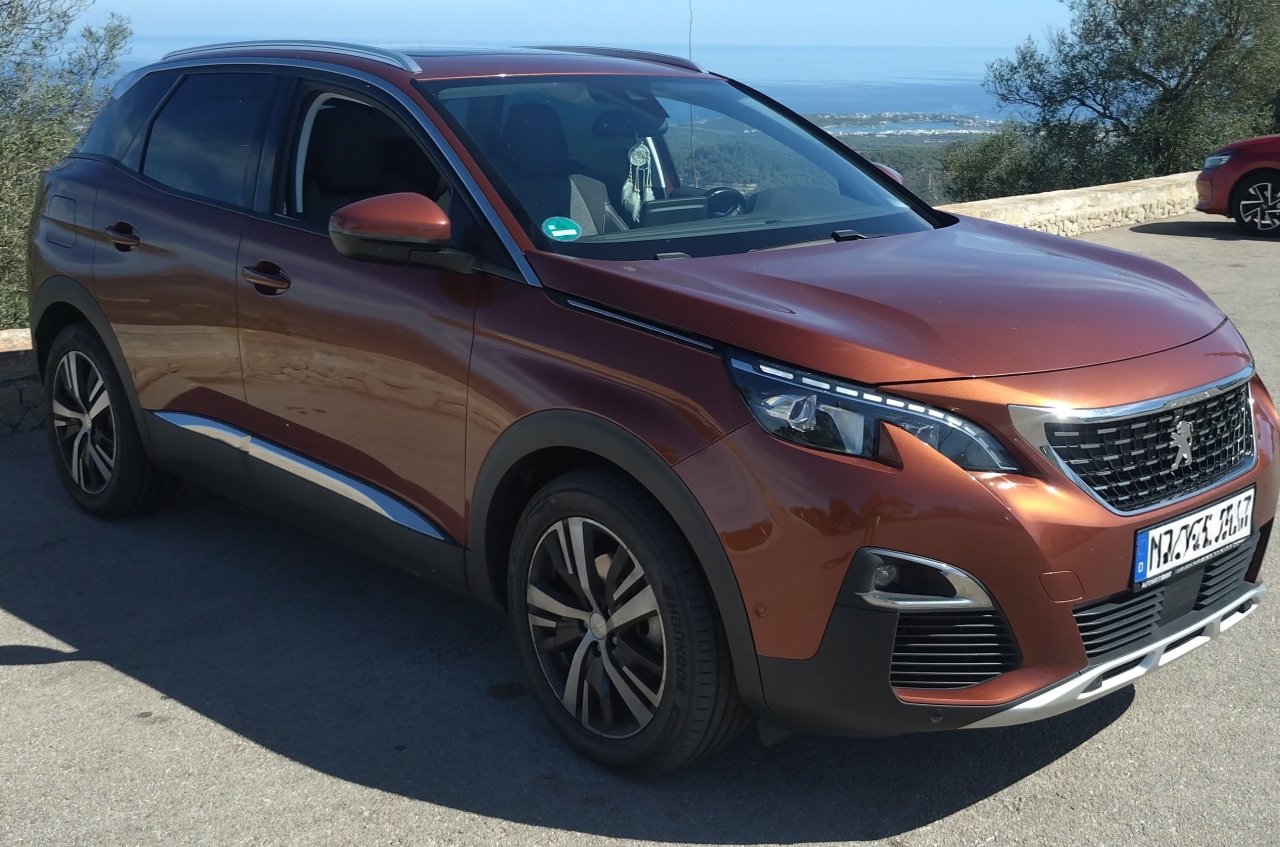 Peugeot 3008 Allure PurTech SUV, 80.000 KM, neuwertig