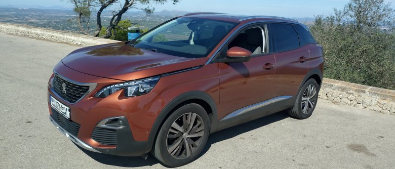Peugeot 3008 Allure PurTech SUV, 80.000 KM, neuwertig
