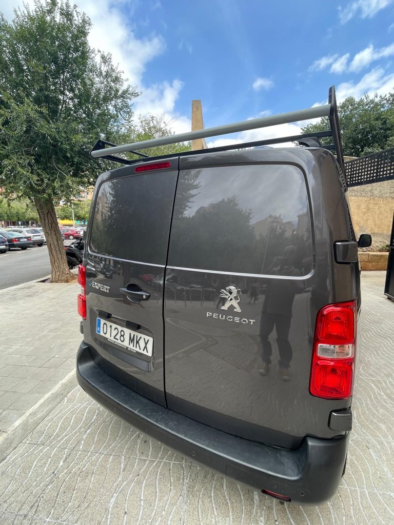 PEUGEOT E-EXPERT ELEKTRISCHER TRANSPORTER