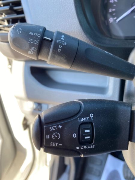 Peuigeot Experter Premium 1.5Bhdi 102Cv Fg 4p