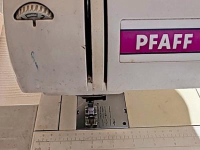 Pfaff ClassicStyle Quilt 1527 (IDT) – Defekt / Ersatzteilspender / Für Bastler