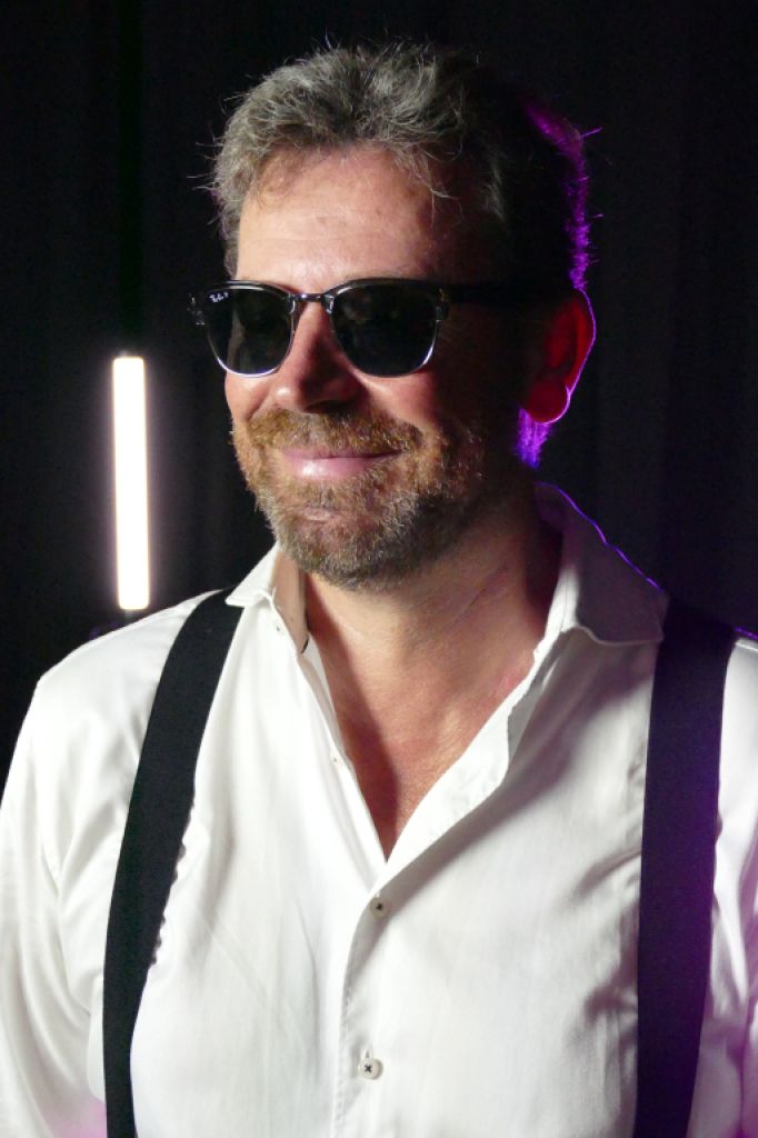 Pianist for restaurants/bars, hotels, weddings and events