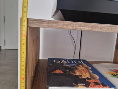 Plattenspieler-Möbel mit „hairpin“-Beinen + Vinyl-Aufbewahrung (Etsy-Stil)