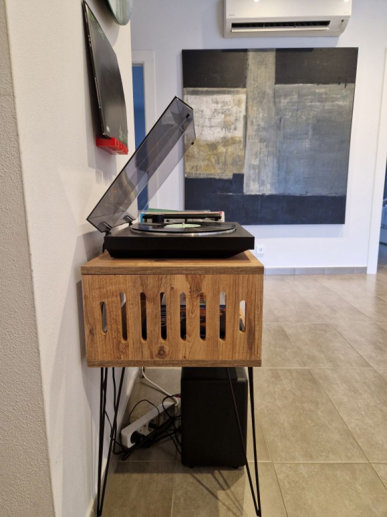 Plattenspieler-Möbel mit „hairpin“-Beinen + Vinyl-Aufbewahrung (Etsy-Stil)