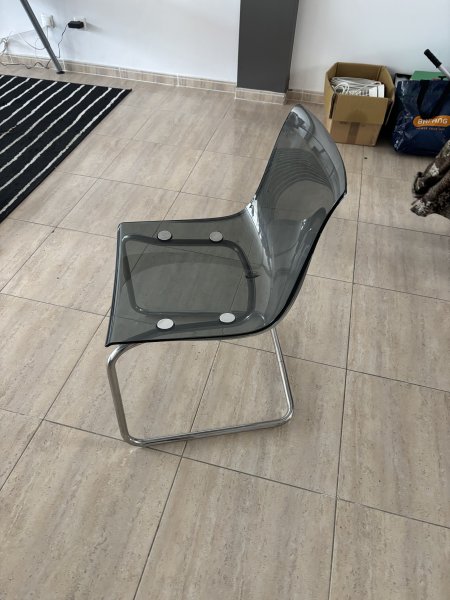 Plexiglasstühle