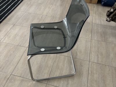 Plexiglasstühle