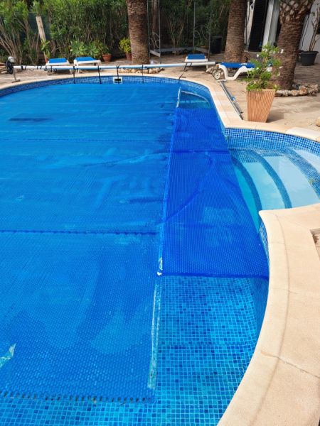Pool solar cover
