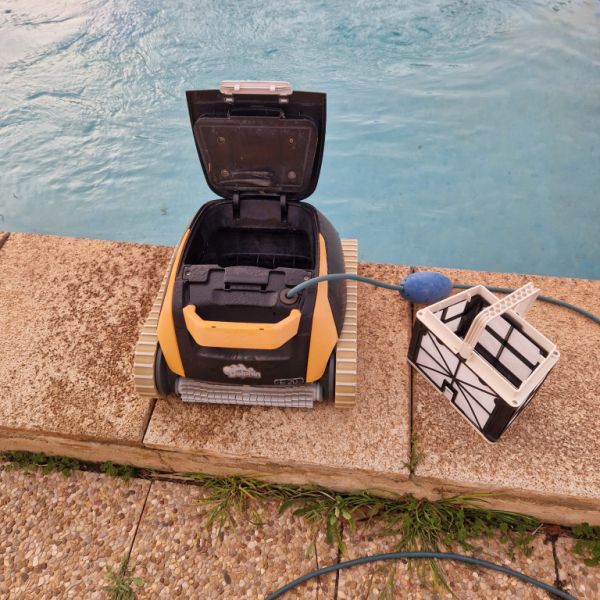 Robot de piscina Dolphin E 20