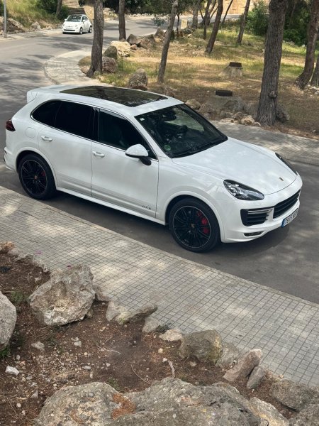 Porsche Cayenne GTS (958.2)