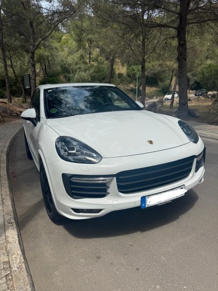 Porsche Cayenne GTS (958.2)